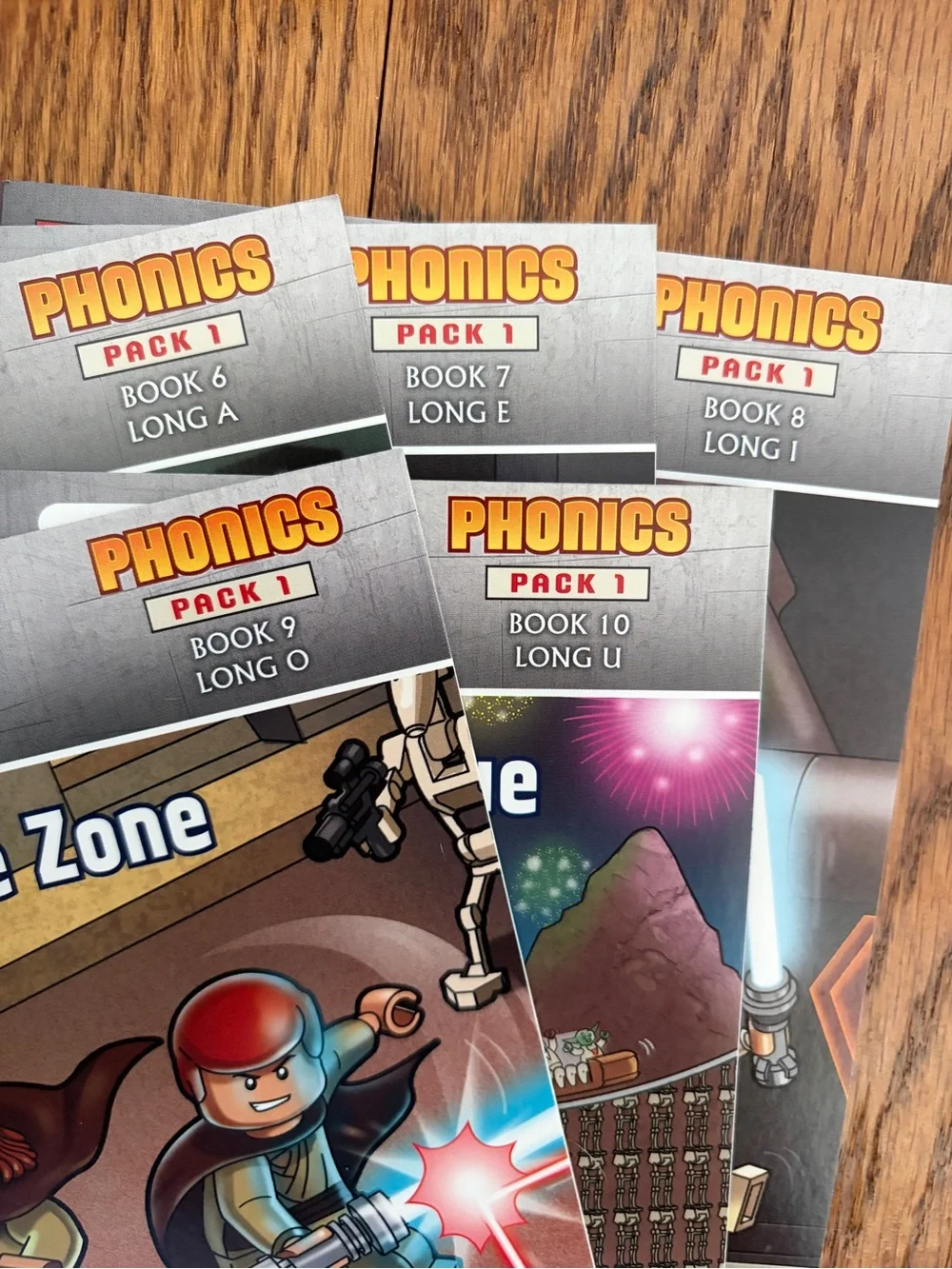 Scholastic LEGO Star Wars Phonics Pack 1 -  10 books 2 workbooks